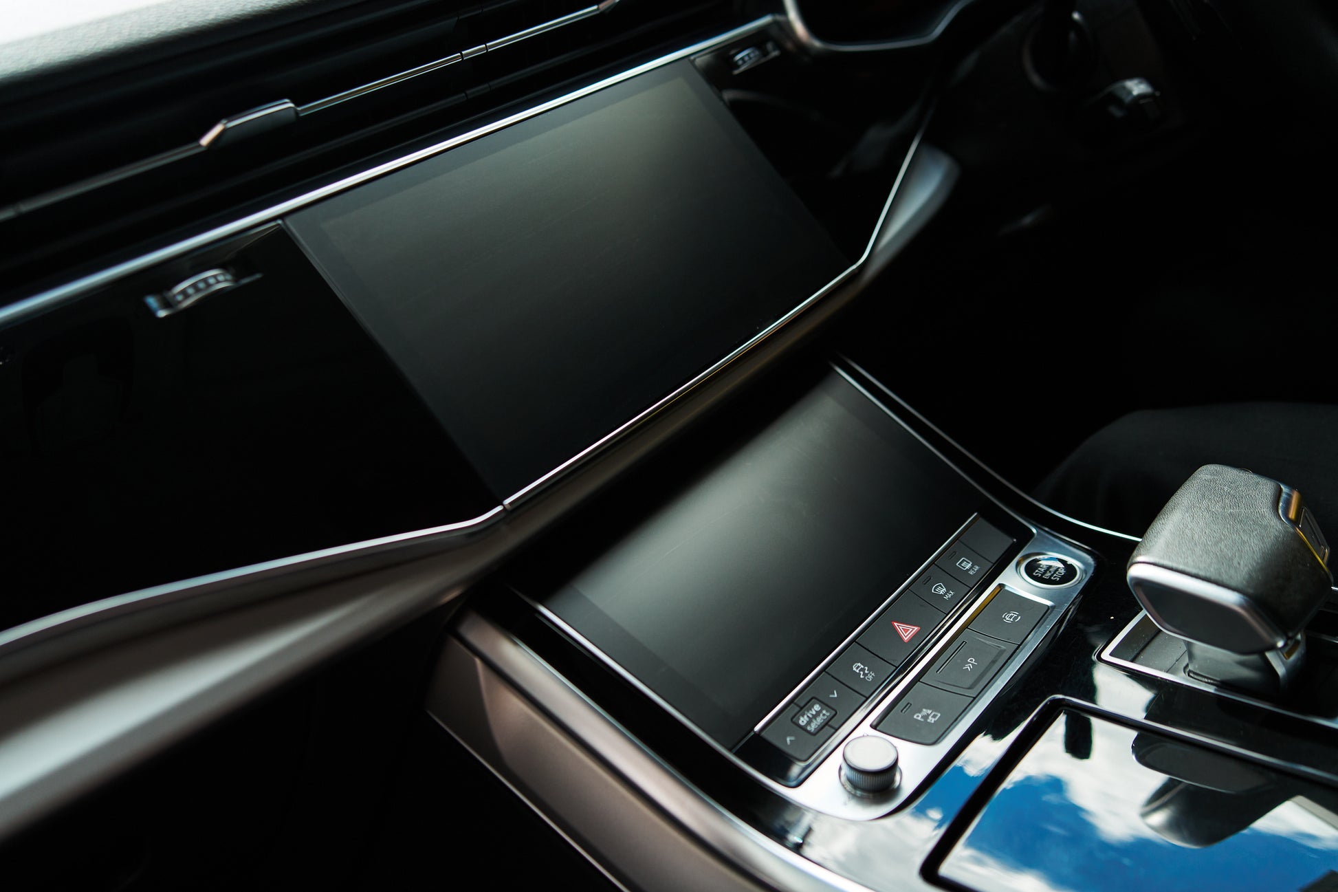 Car touchscreen infotainment screen protector with anti-glare, anti-fingerprint and scratch-resistant features.